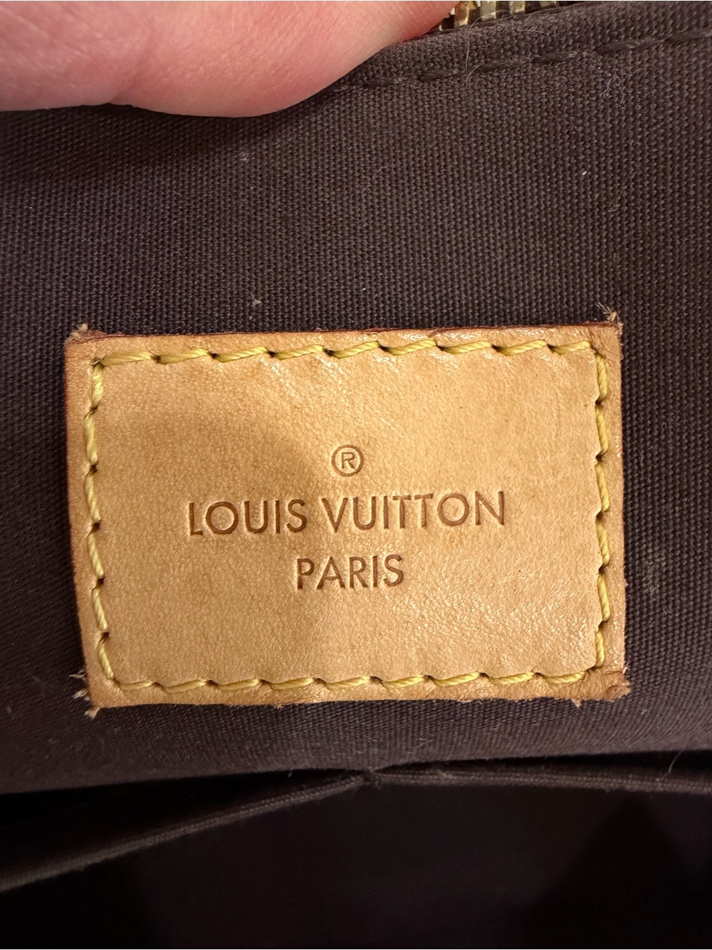 Louis Vuitton Vernis Alma Satchel in Burgundy Patent - Picture 8 of 12